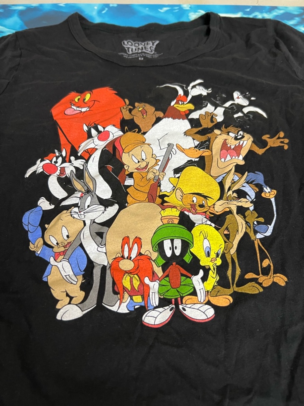 ☀️Black  Looney Tunes Character Collage Tee size medium - Picture 3 of 11